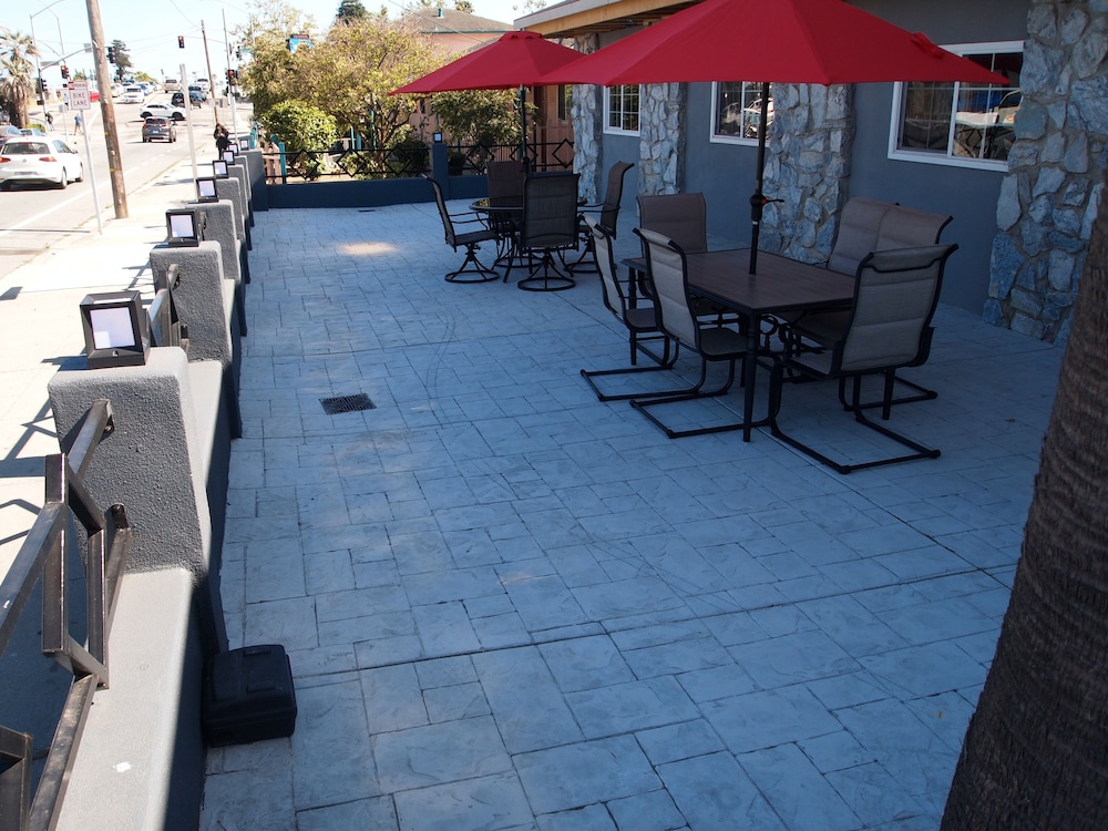 Surf City Inn And Suites 35/50