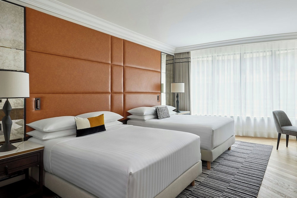 Friends and Family, 2 Double Beds