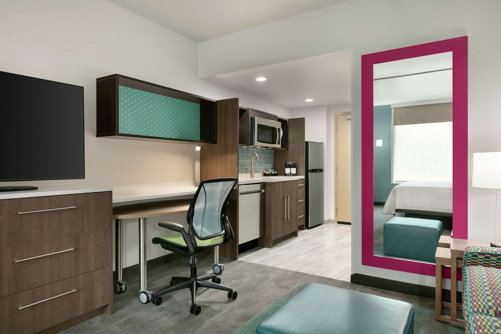 Home2 Suites by Hilton Norfolk Airport 27/29