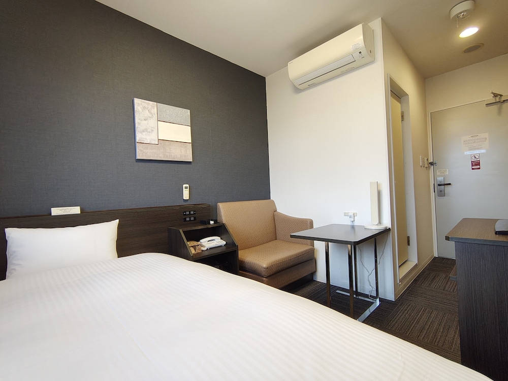Room, Single, Single Bed, West Wing, Smoking