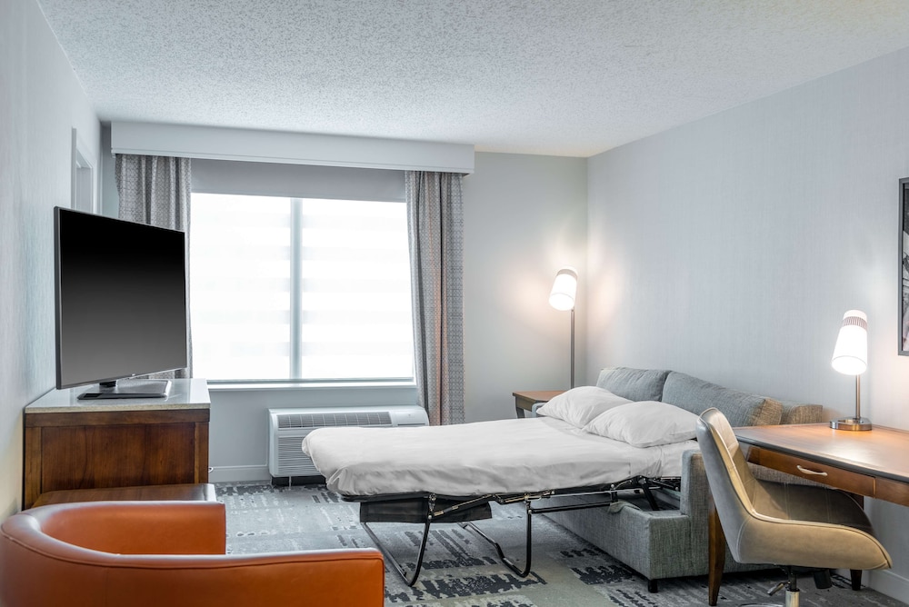 Renovated, Junior Suite, King Bed, Accessible، Hilton Garden Inn Arlington Courthouse Plaza 4/9