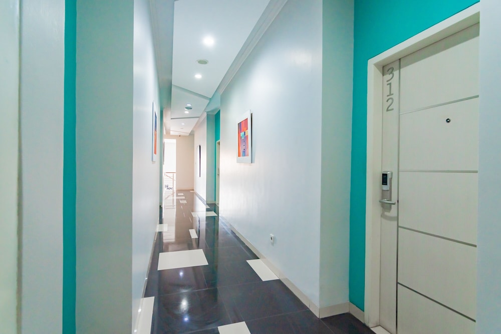 RedDoorz Plus @ Point Phila Cihampelas 23/50
