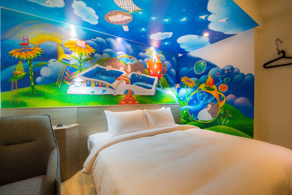 Legend Hotel Pier 2 46/66
