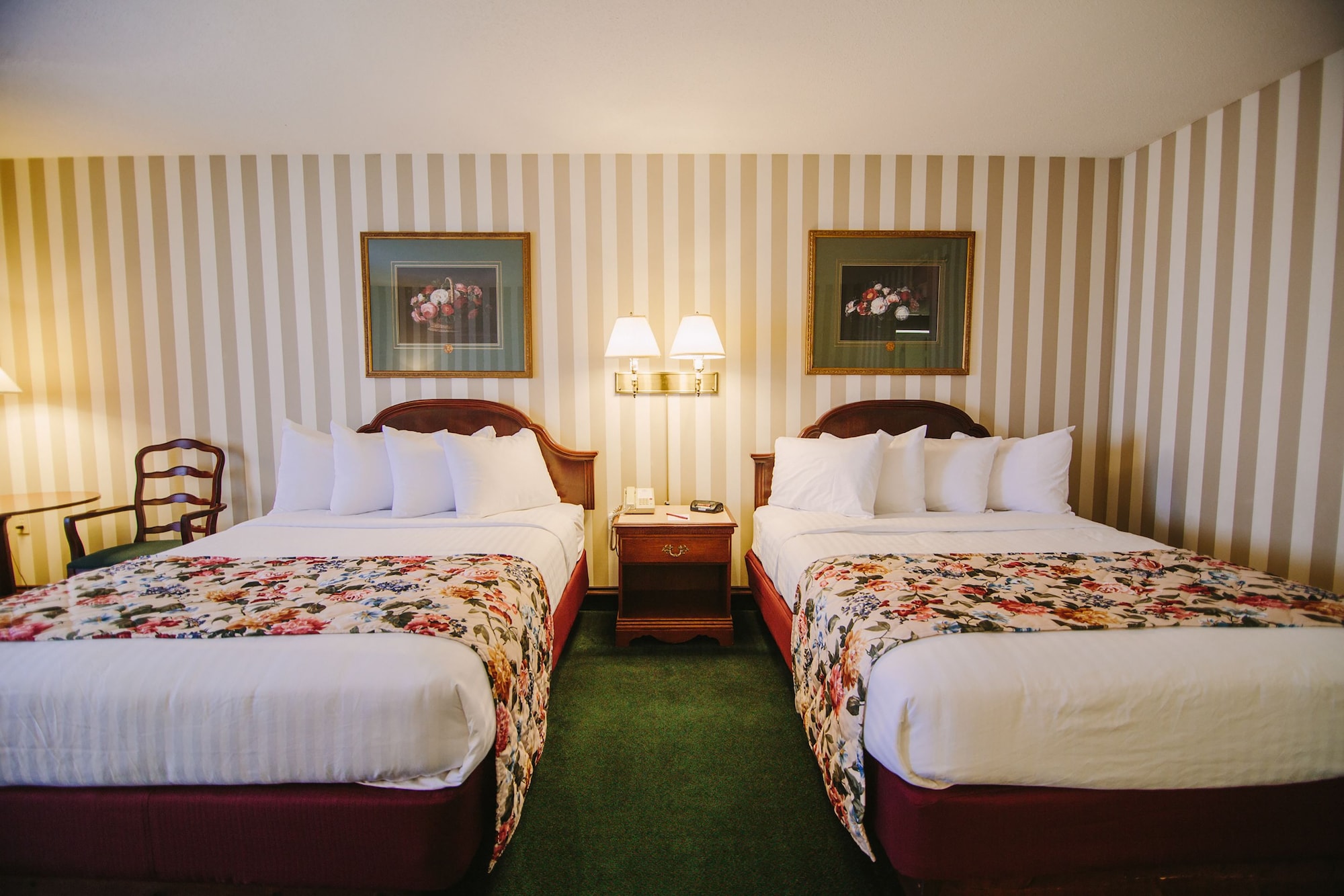 غرفة قياسية بسريرين كوين بدون إطلالة، Bayshore Resort 9/10