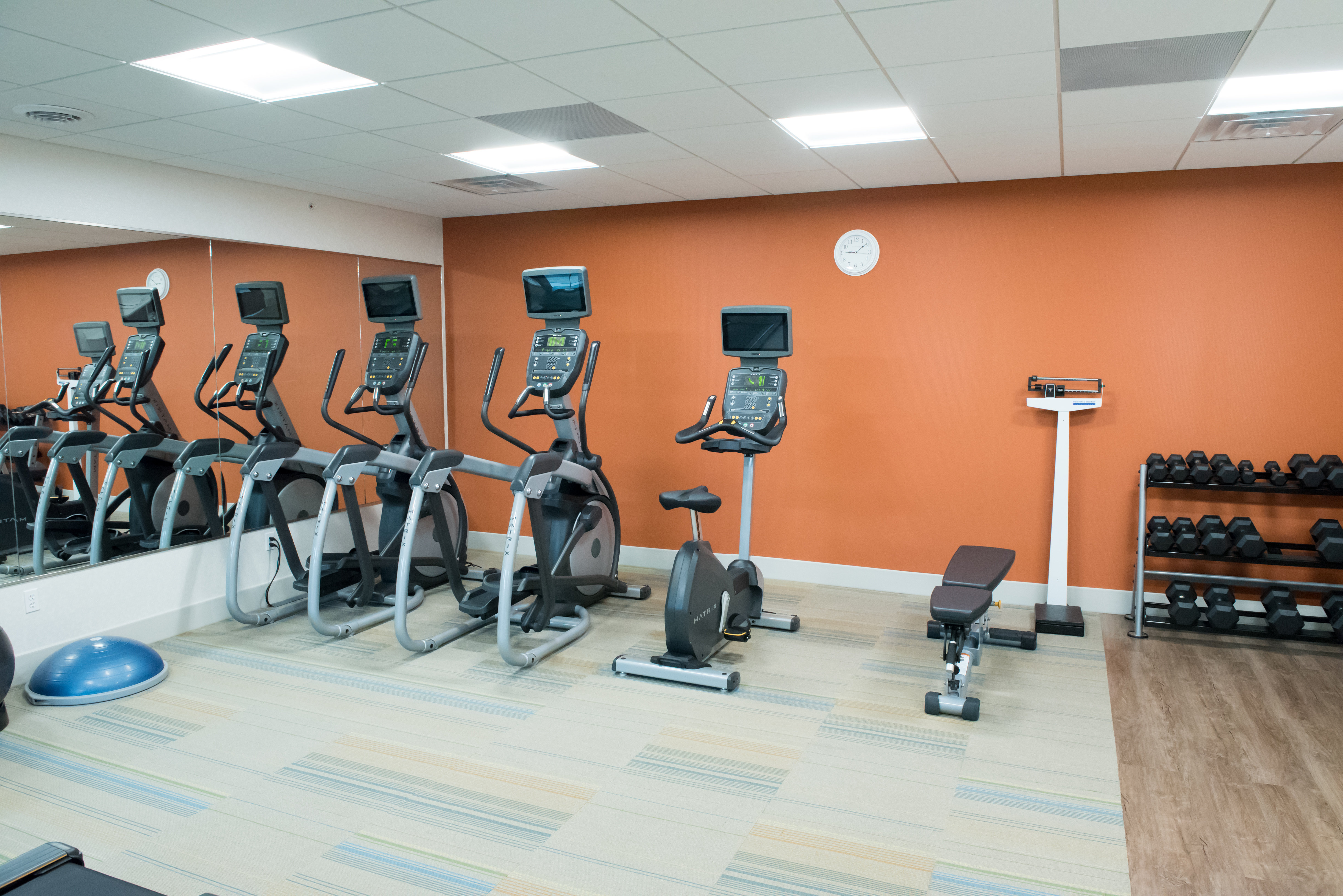 Holiday Inn Express & Suites Fort Wayne North 44/62