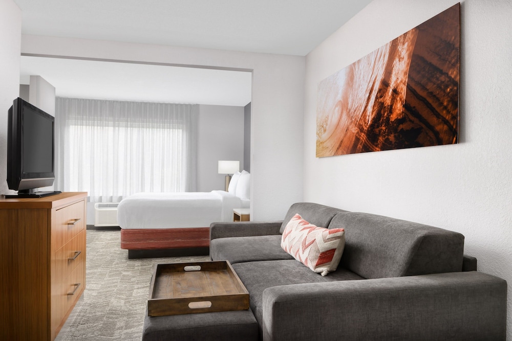 Springhill Suites by Marriott Warwick 10/38