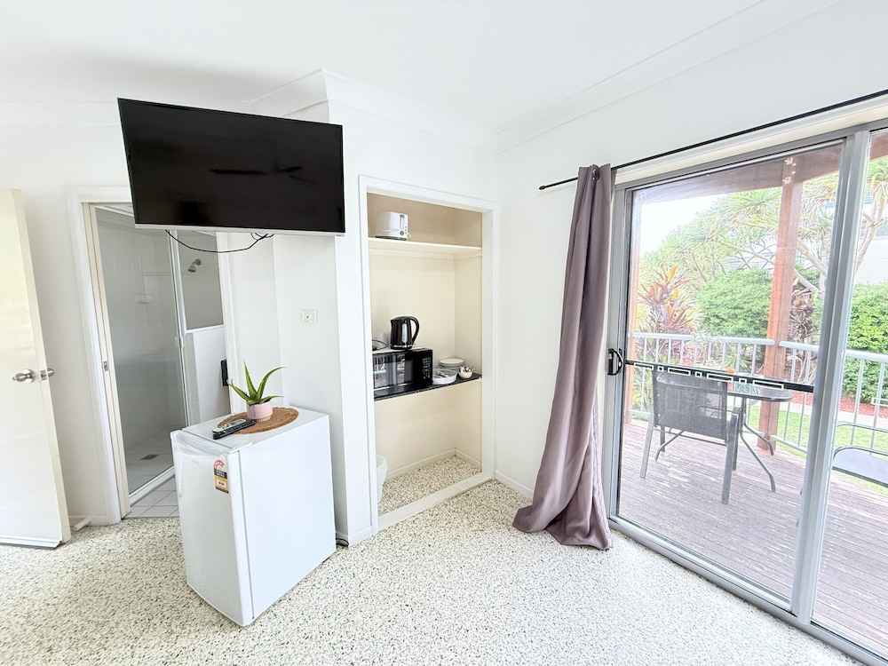 Emu Park Beach Resort 19/63