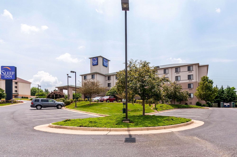 Sleep Inn and Suites Harrisonburg Near University 33/38