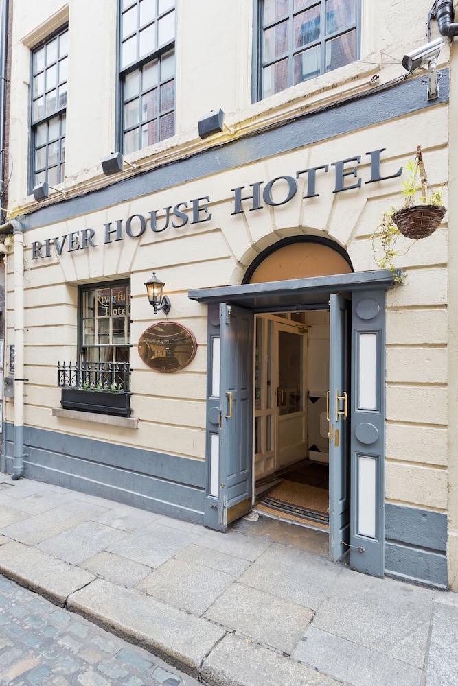 Riverhouse Hotel 1/50