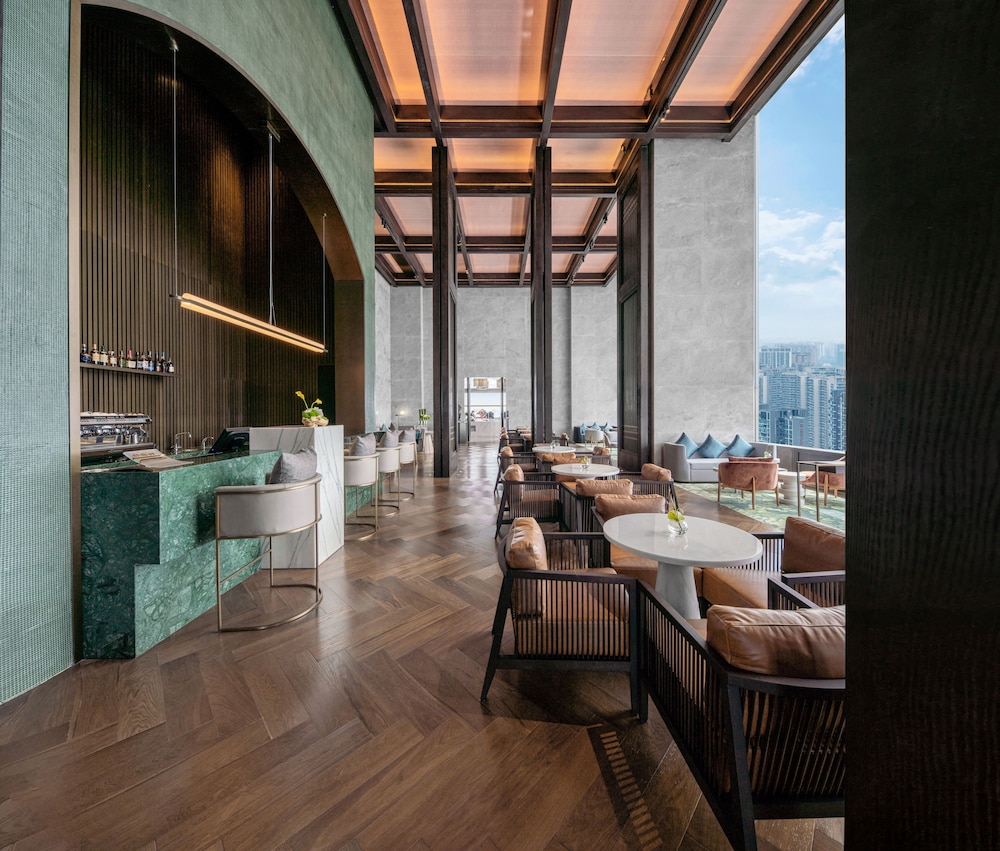Grand Bay Hotel Chengdu 30/50
