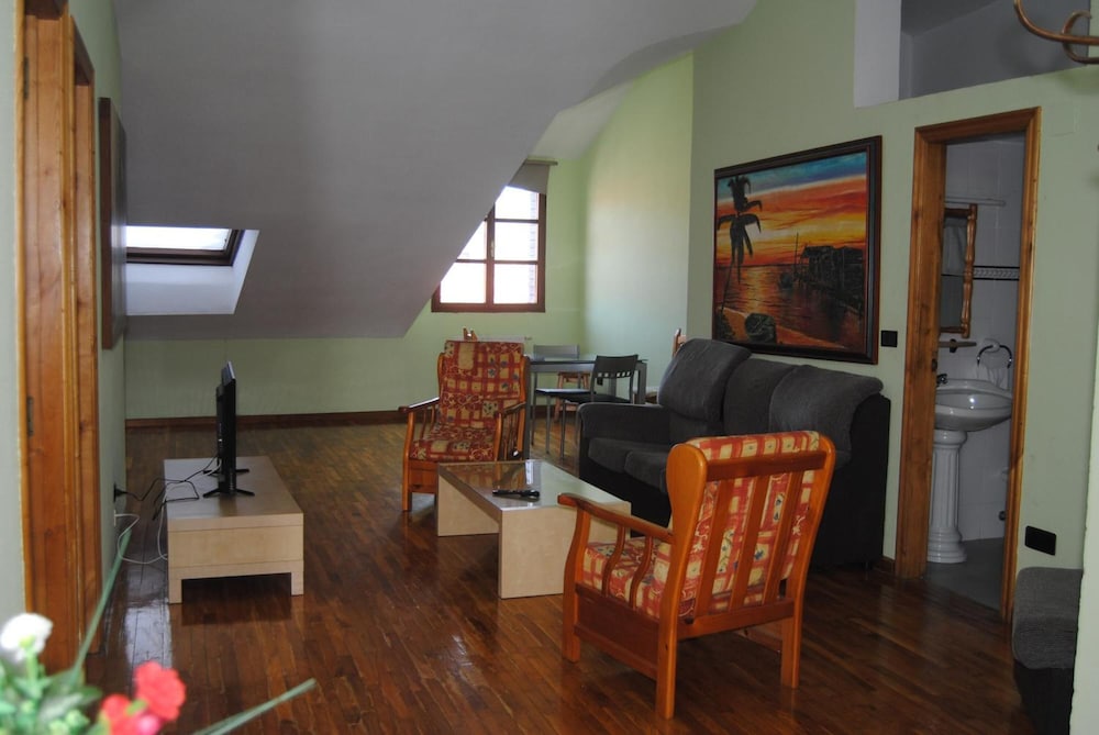 La Casona de Jovellanos 40/59