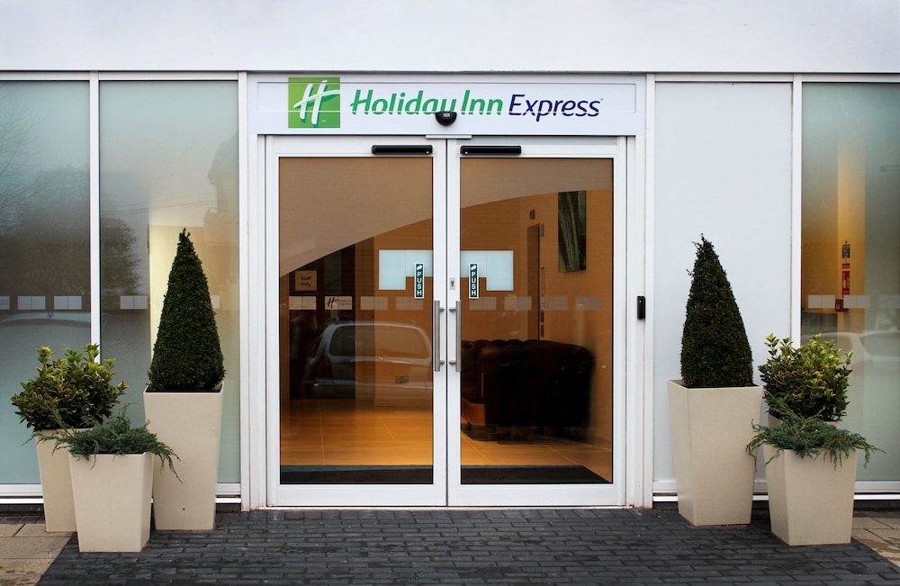 Holiday Inn Express Wakefield 1/48