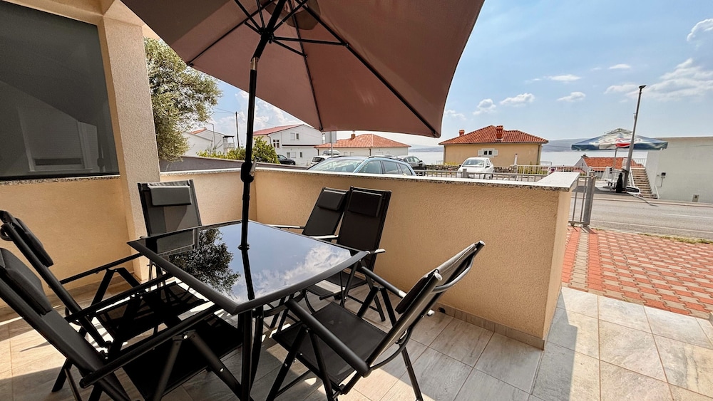 Villa Veronique 37/50