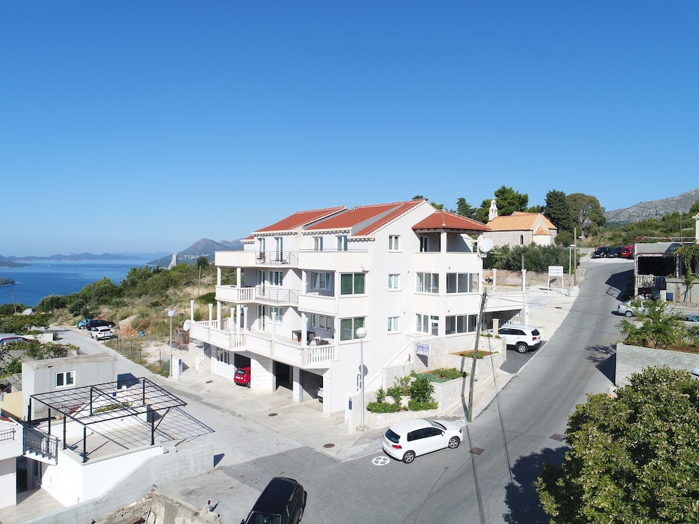 Apartments Villa Dadic 1/70