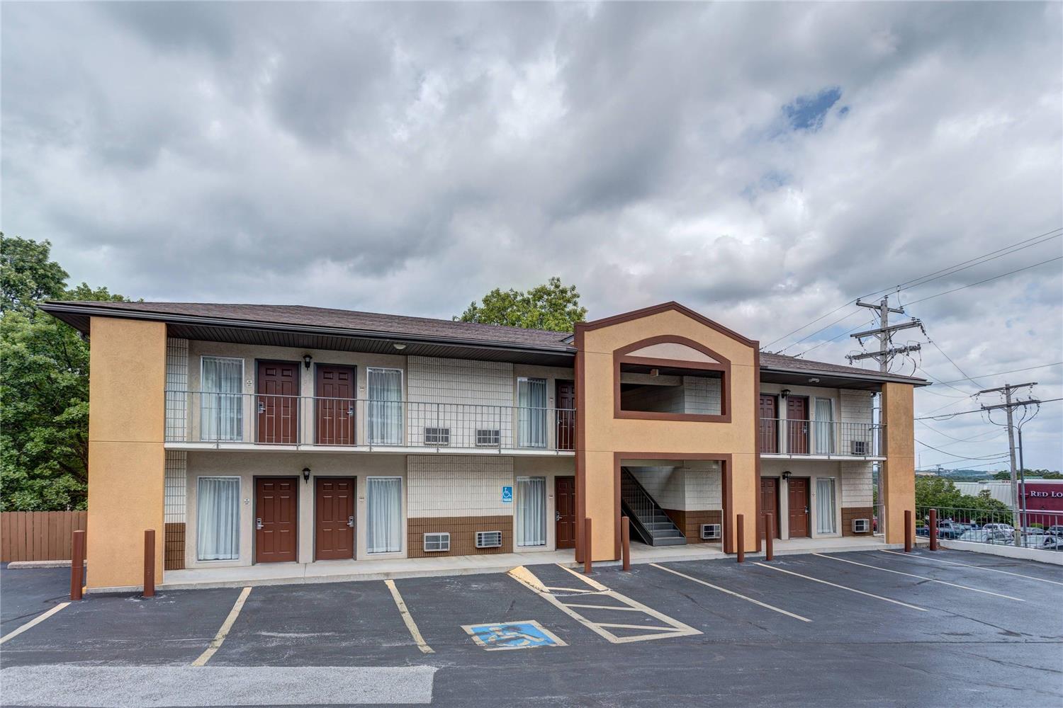 Quality Inn West-Branson Theatre District 6/8