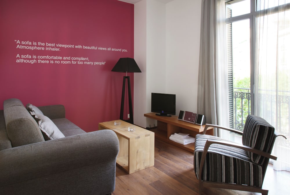 MH Apartments Suites 15/27