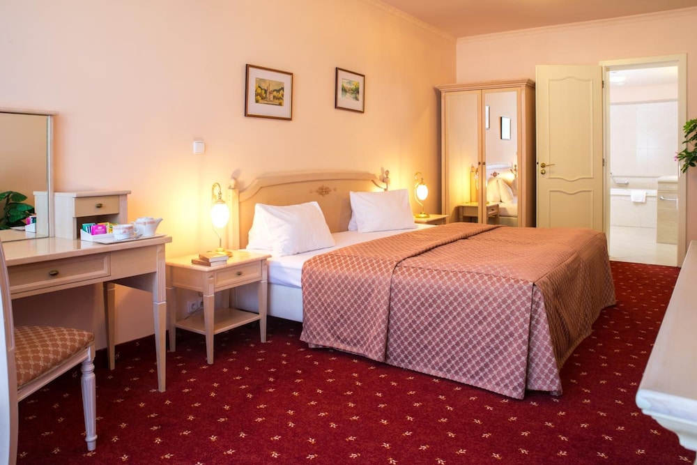 Interhotel Central 10/50