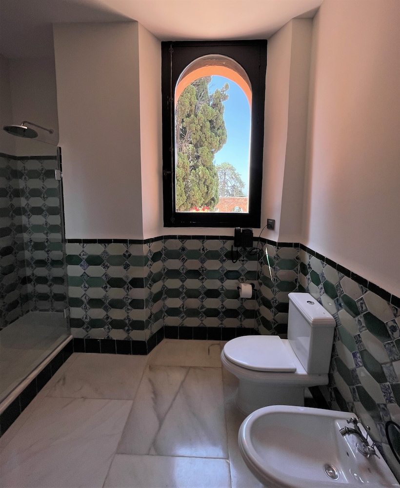 Hotel Castillo De Santa Catalina 43/50