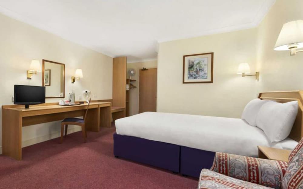 Super 8 by Wyndham Chester East 6/29