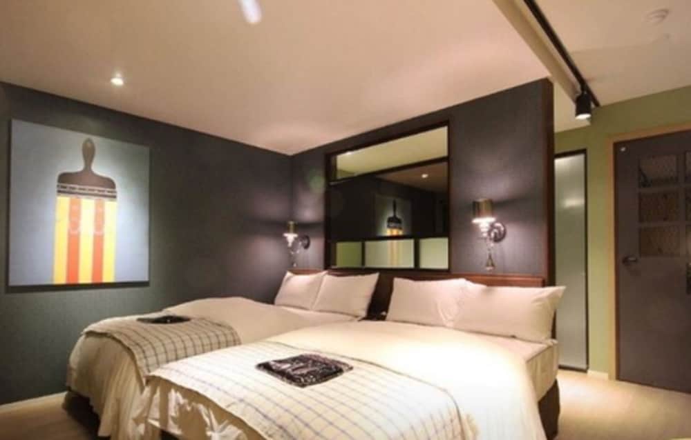 25 Hours Hotel 2 20/50