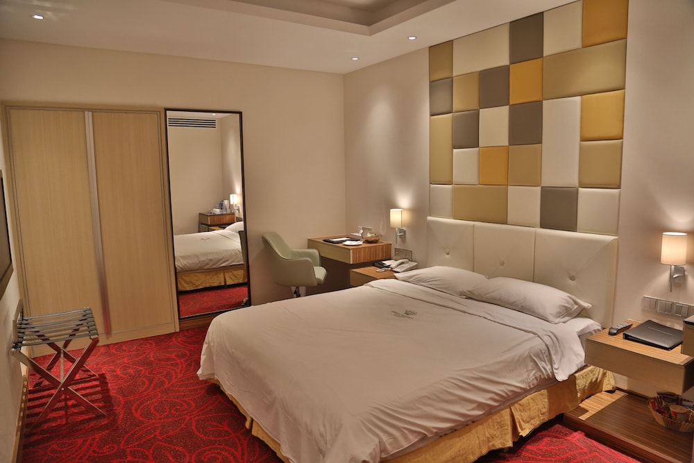 Dhaka Regency Hotel and Resort 19/64