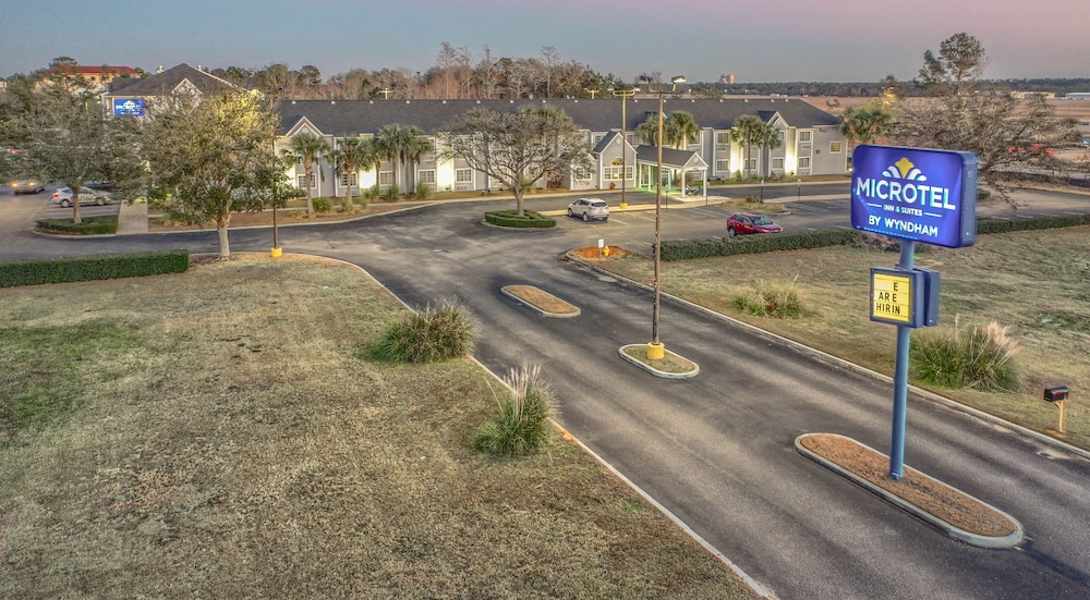 Microtel Inn & Suites by Wyndham Gulf Shores 52/64