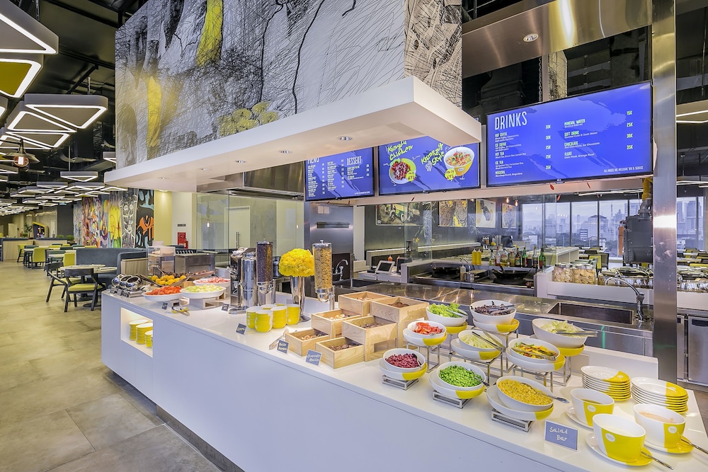 Yello Hotel Harmoni Jakarta 50/64