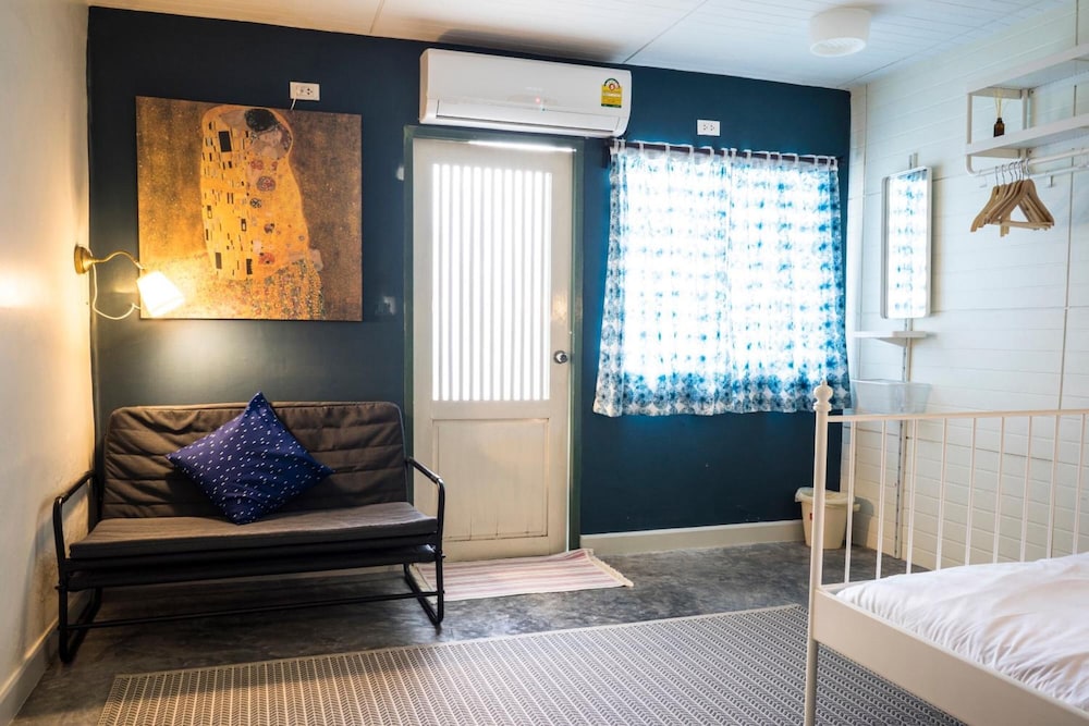 Yoo Yen Pen Sook Hostel 53/64