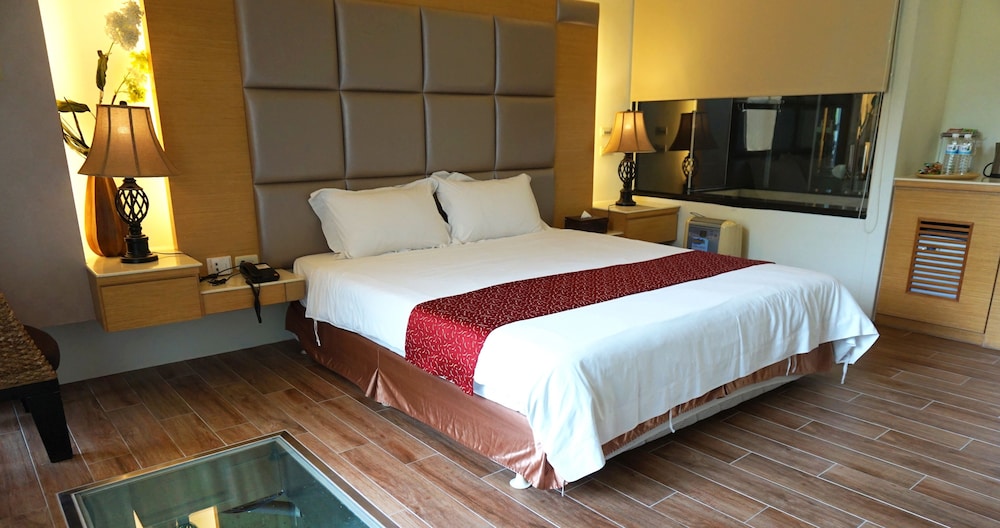 River Forest Resort Hotel 18/76