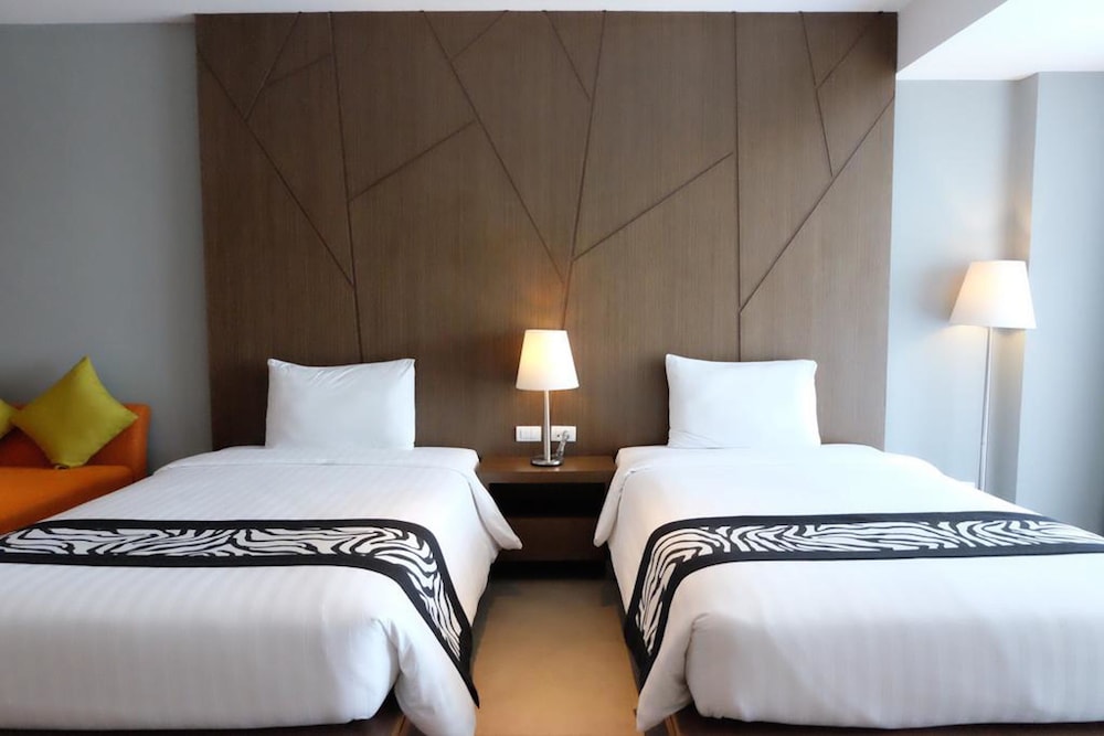 Season Five Hotel 23/53