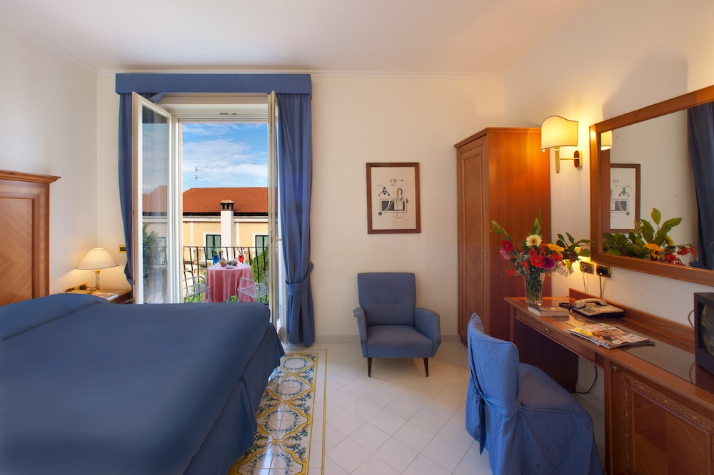Hotel Continental Sorrento 57/73