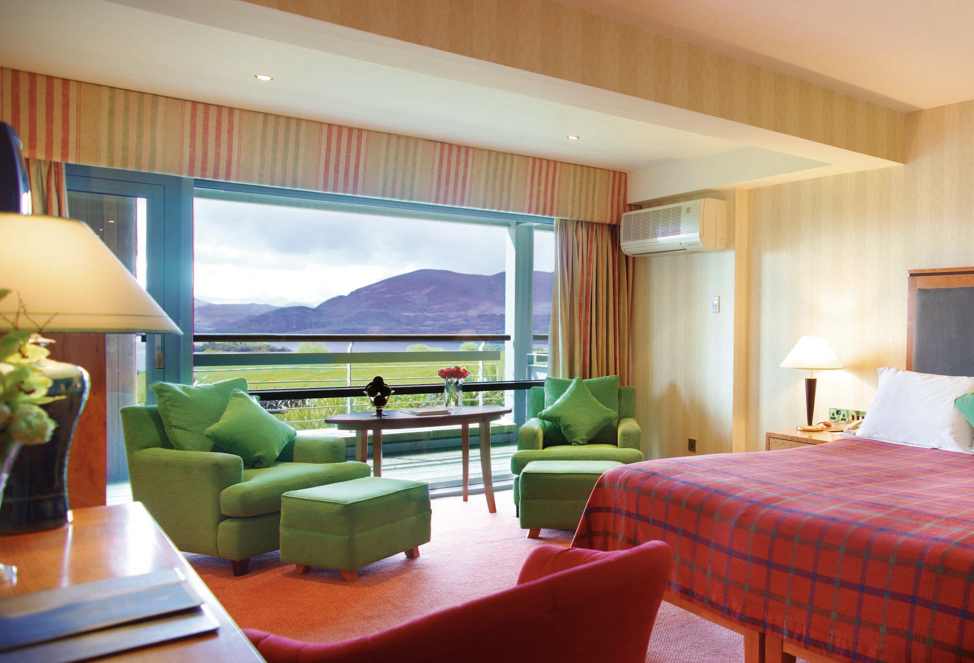 ROOM, DOUBLE BED, LAKE SIDE
