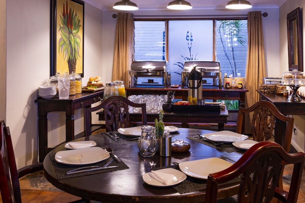 Ama Zulu Guesthouse And Safaris 32/50