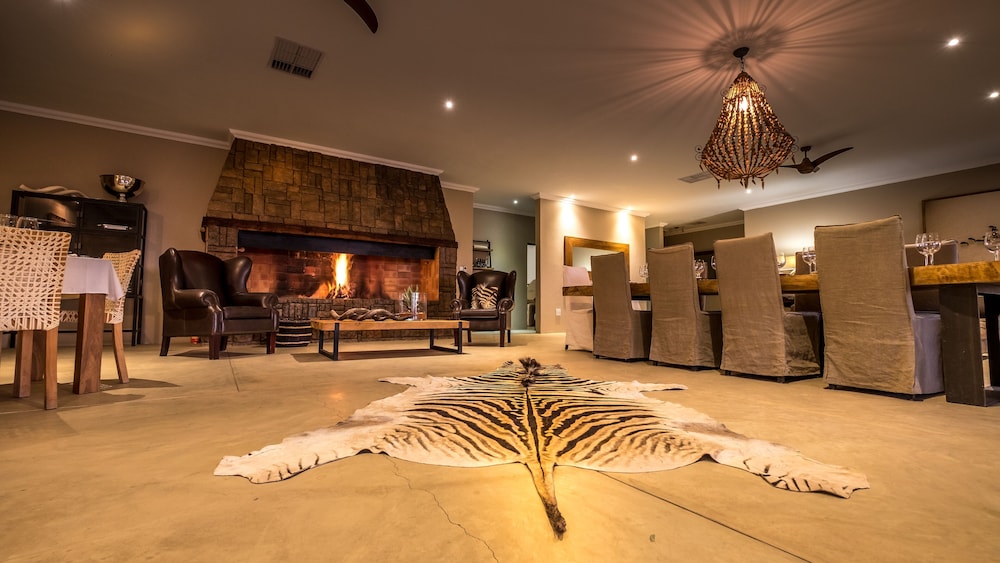 Bagatelle Kalahari Game Ranch 2/51