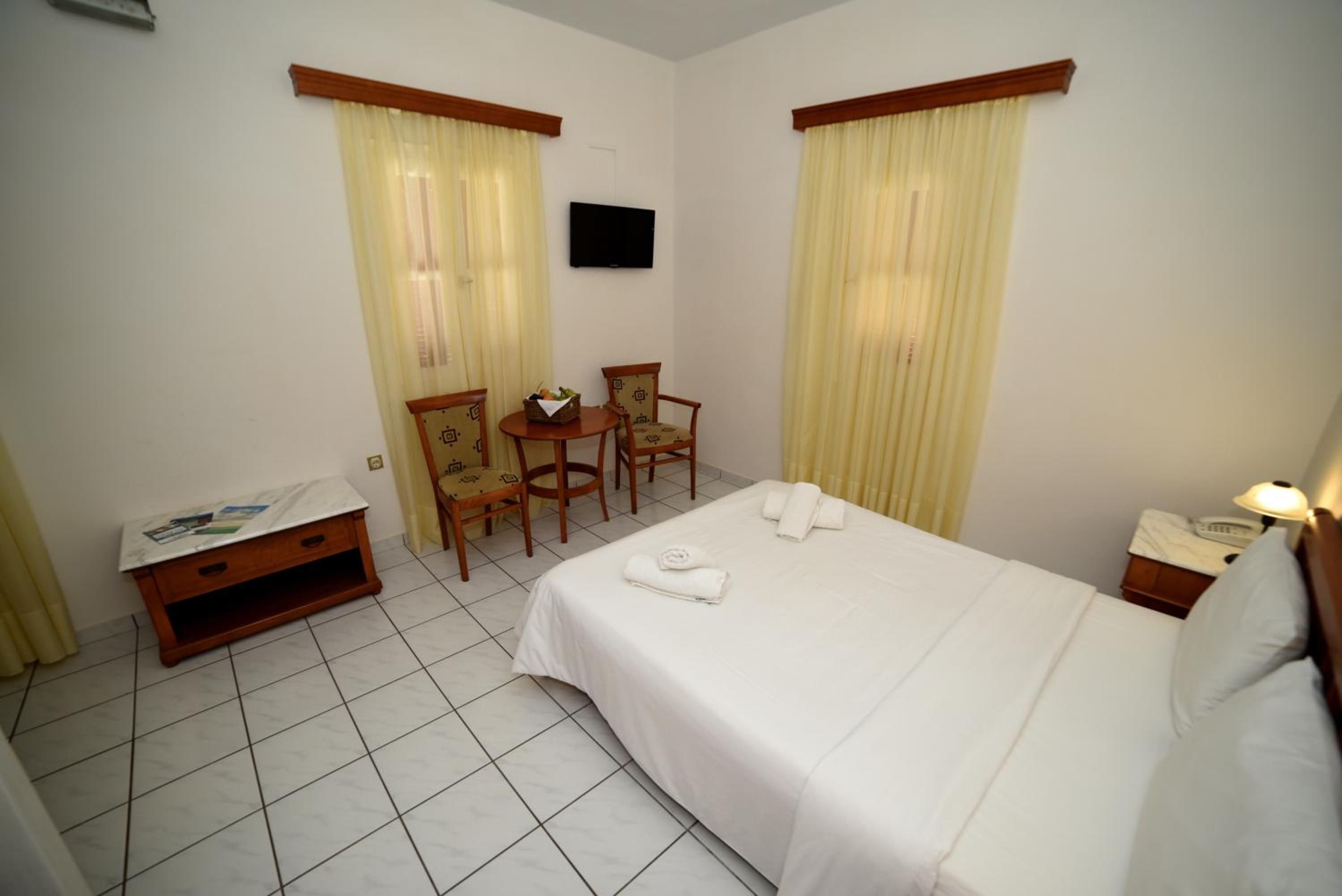 Double Room (Ra)