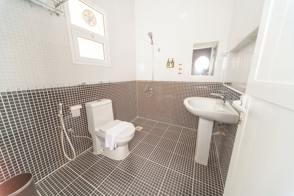 Zaki Hotel Apartment 23/25