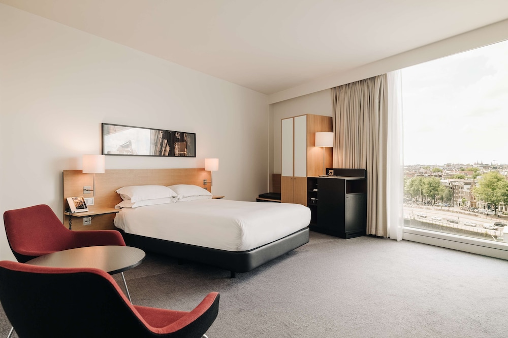 Doubletree By Hilton Amsterdam Centraal Station 19/88