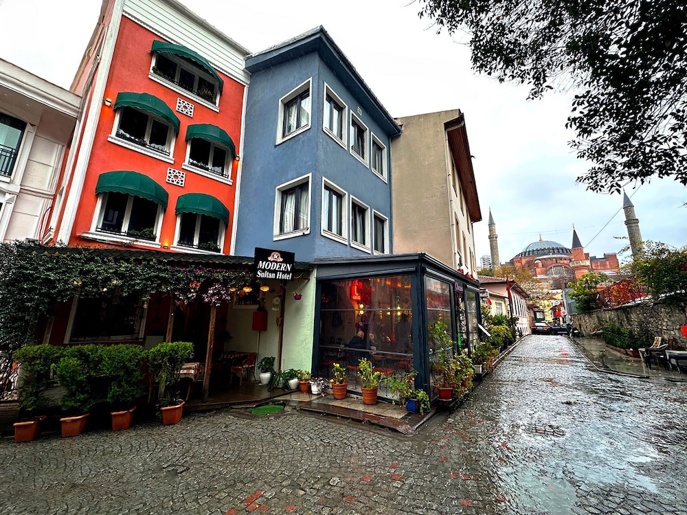Modern Sultan Hotel 37/49