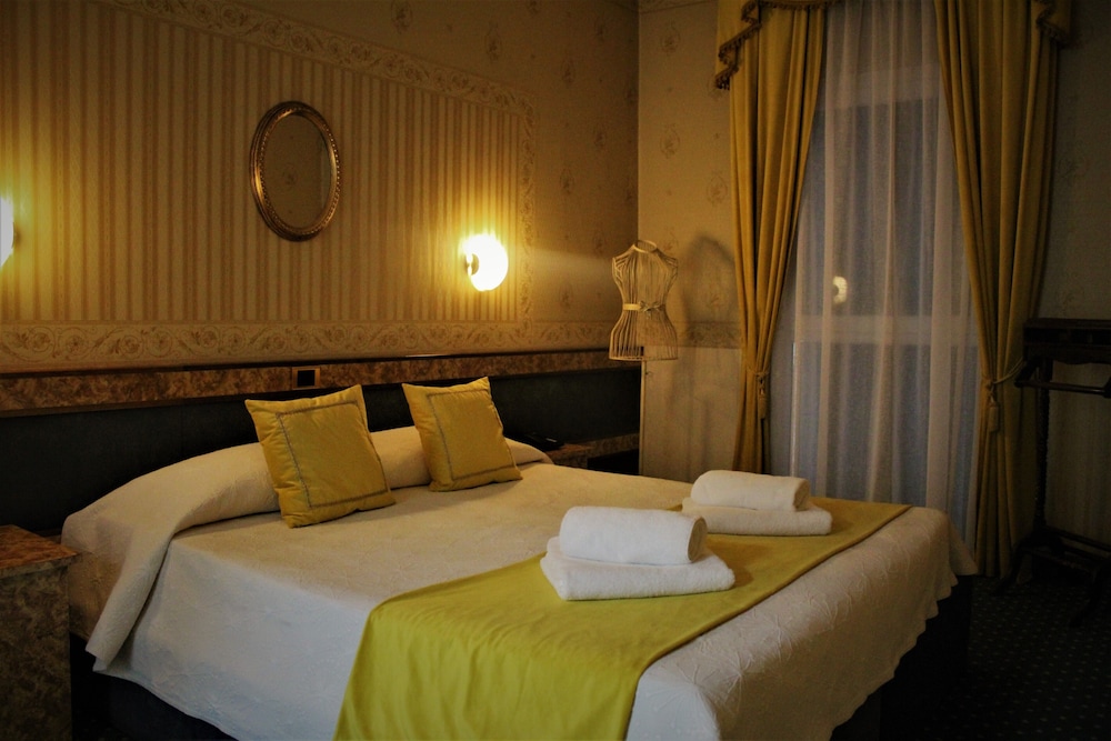 Villa Pigalle 12/50