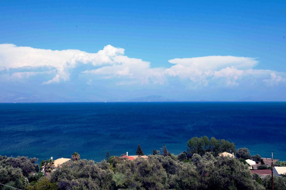 Brentanos Apartments - View Of Paradise 32/50