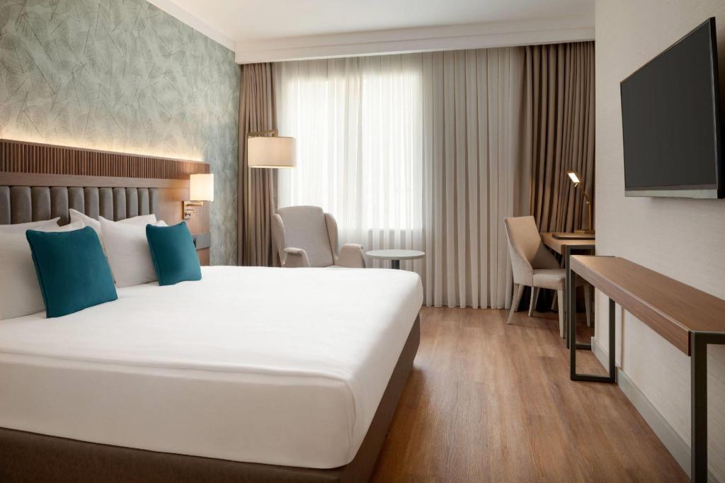 Inner, Garden, Standard, King Bed, Ramada Encore by Wyndham Konya Karatay 6/10
