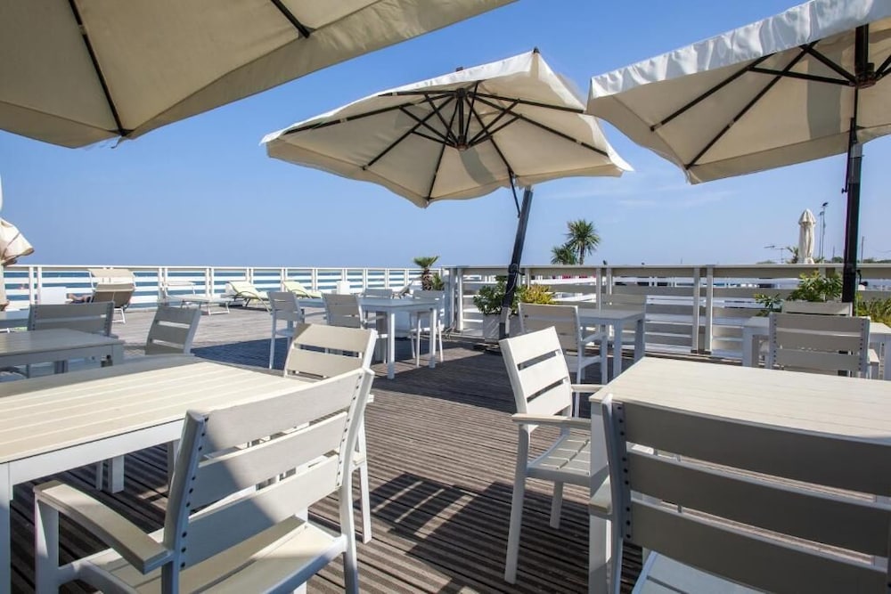 Terme Beach Resort 54/72
