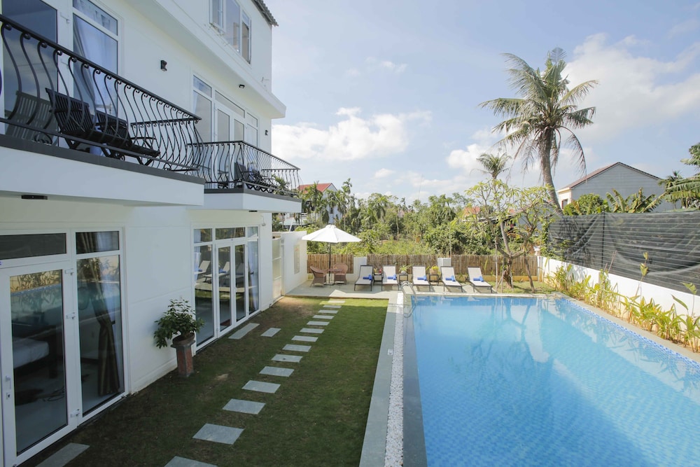 Hoi An Sunny Pool Villa 48/52
