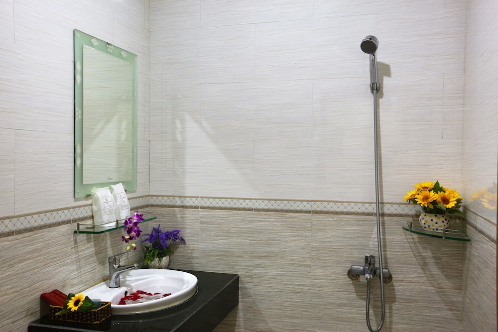 Thanh Hoang Chau Hotel 37/40