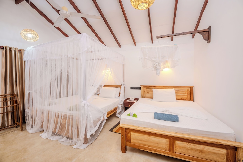 Central Beach Inn 12/50