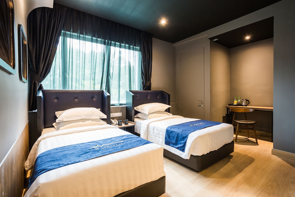 Manhattan Business Hotel TTDI 17/42