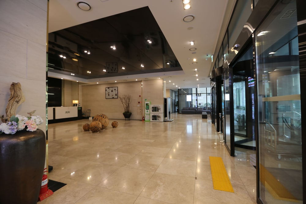 Hotel Air City Jeju 9/63
