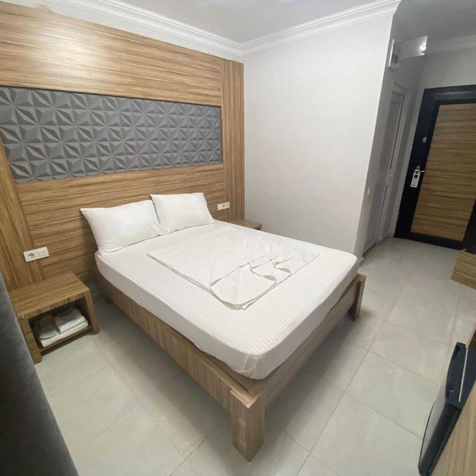 Royal Ezel Hotel 8/50