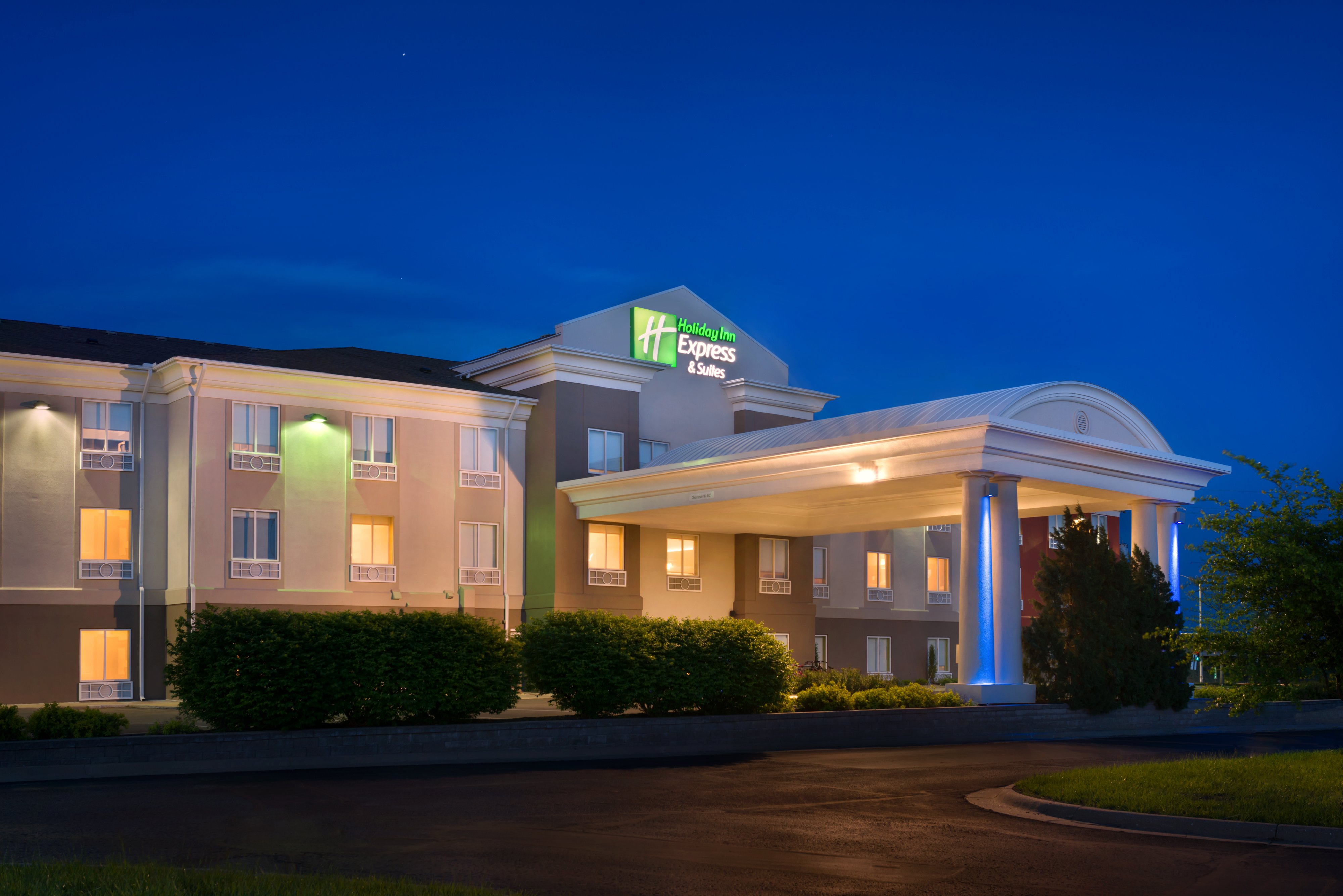 Holiday Inn Express Hotel And Suites Lawrence 2/48