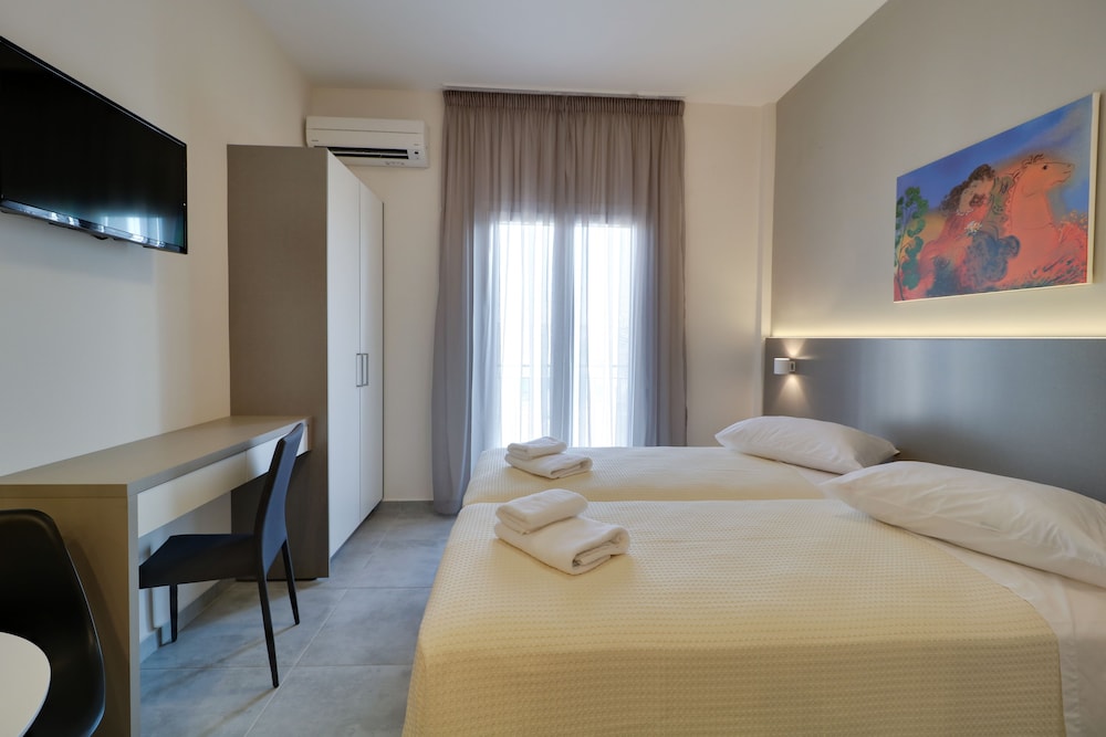 Athens Comfort Suites and Apartments 26/34